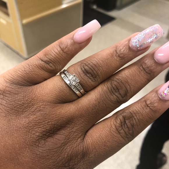 Jarreds wedding ring - Picture 1 of 3